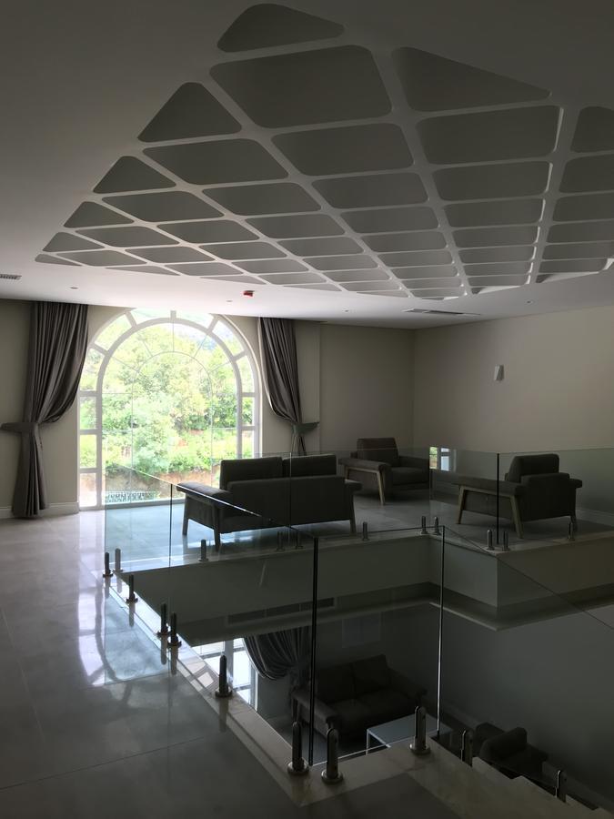 Jurgen Resort Тирана Екстер'єр фото