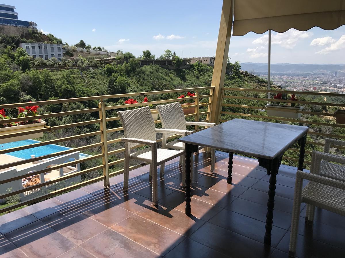 Jurgen Resort Тирана Екстер'єр фото