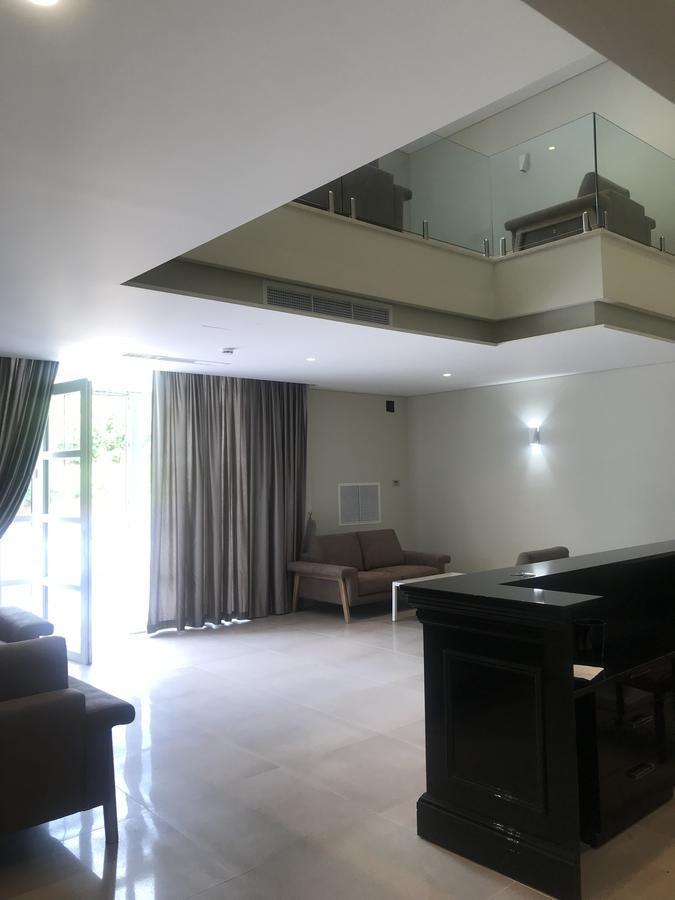 Jurgen Resort Тирана Екстер'єр фото