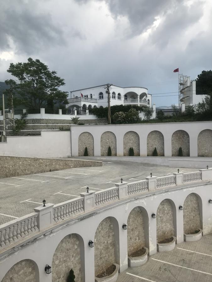 Jurgen Resort Тирана Екстер'єр фото