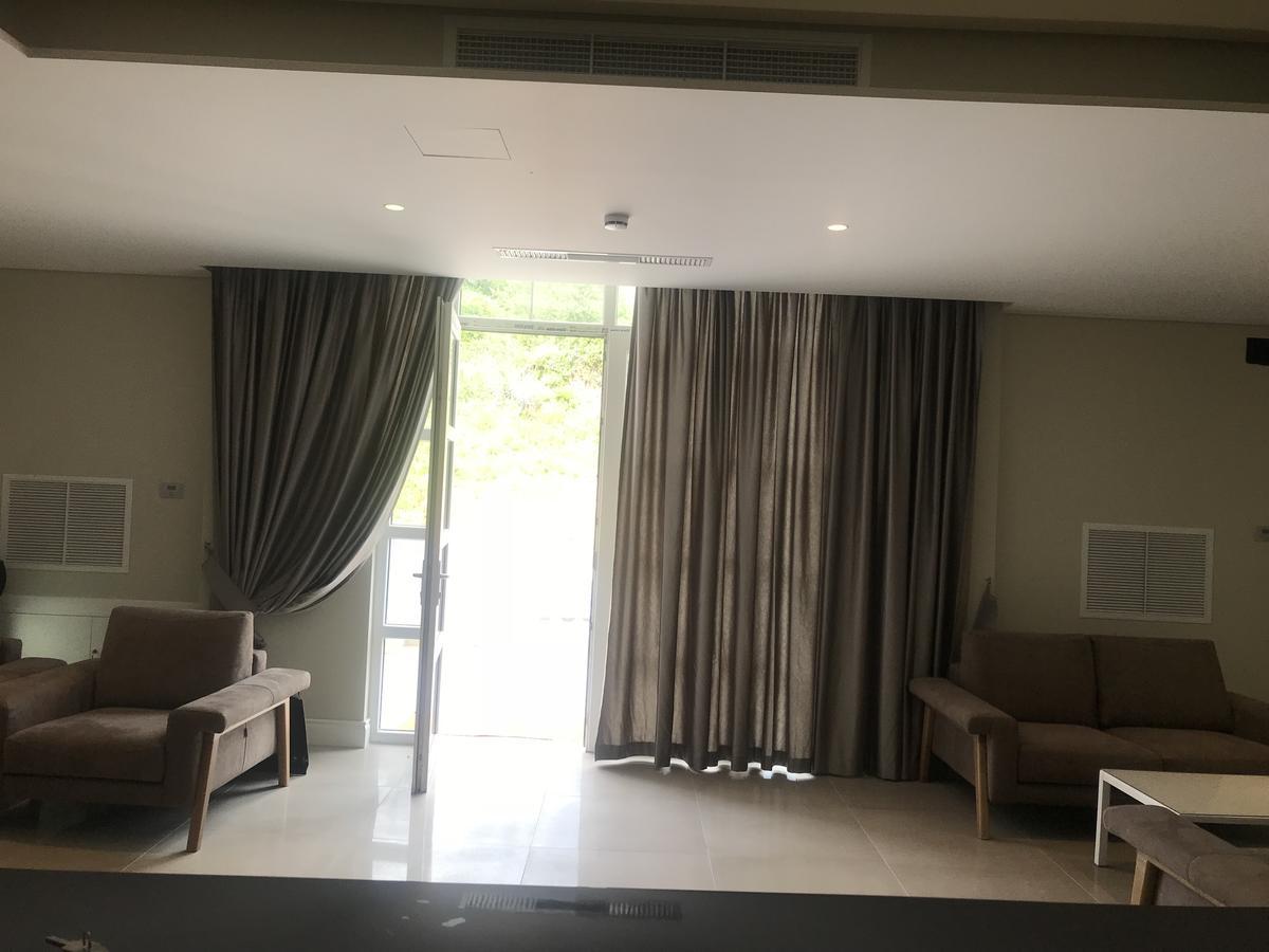 Jurgen Resort Тирана Екстер'єр фото